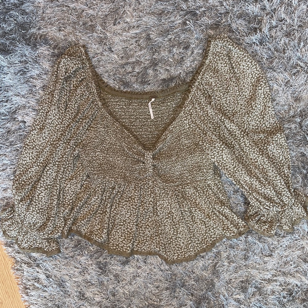 Free People Smocked Cropped Long Ruffled Sleeve Top Size Large - Picture 1 of 6